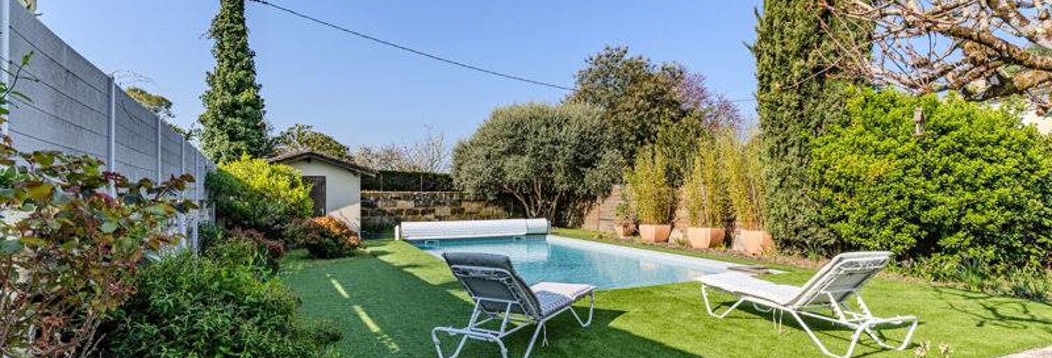 Maison 9 Pièces 283 m² à vendre à Galgon (33133)
