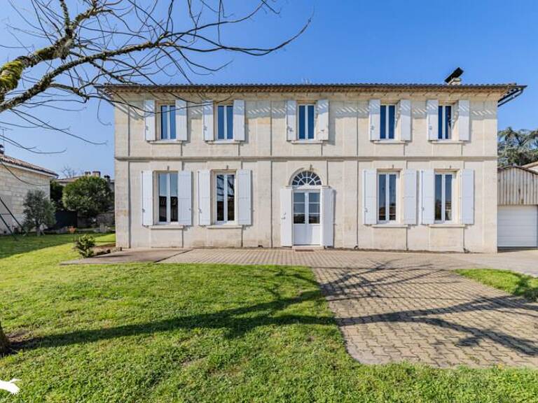 Maison en pierre de 9 pièces principales — photo 1