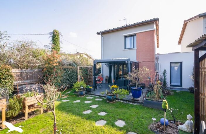 Villa de 5 pièces principales — photo 2