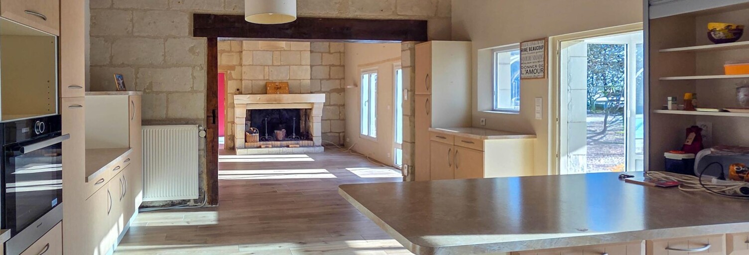 Maison 10 Pièces 226 m² à vendre à Longué-Jumelles (49160)