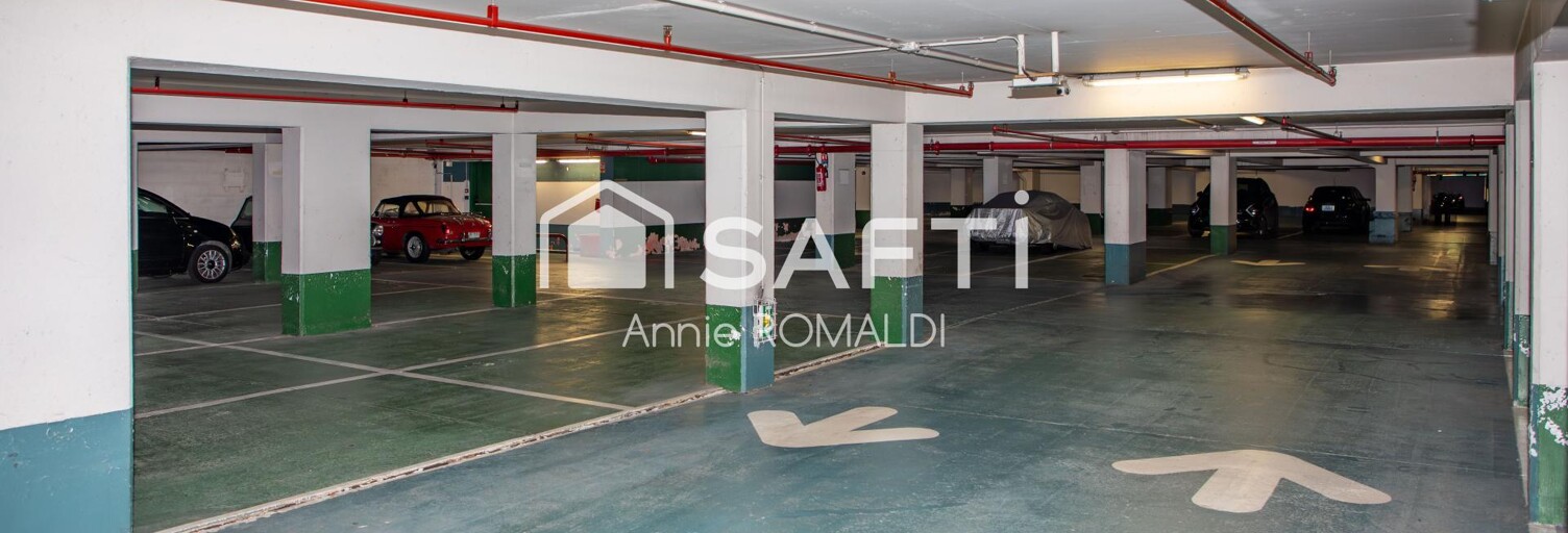 Garage  72 m² à vendre à Suresnes (92150)