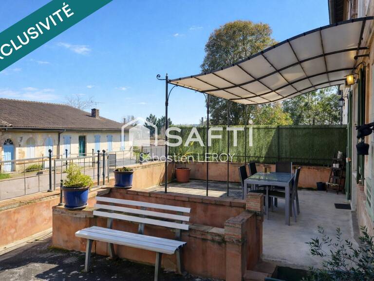 Cadours centre à pied, charme ancien et terrasse. — photo 1