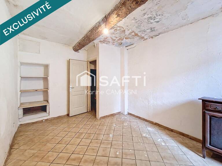IMMEUBLE À FORT POTENTIEL AU CUR DE FONTAINE-DE-VAUCLUSE — photo 1