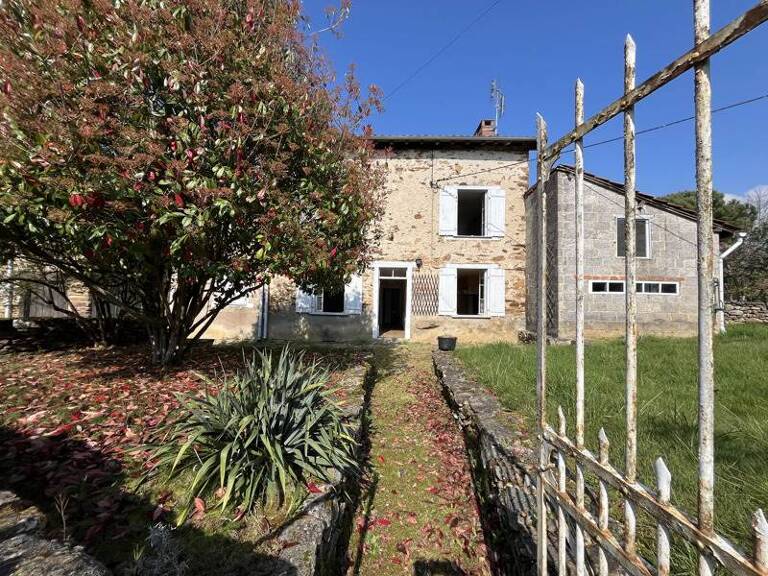 Maison en pierre de 3 pièces principales — photo 1