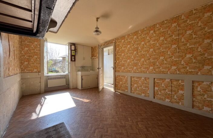 Maison en pierre de 3 pièces principales — photo 3