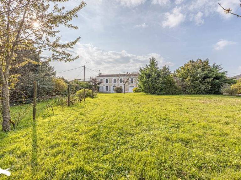 Maison en pierre de 5 pièces principales — photo 1