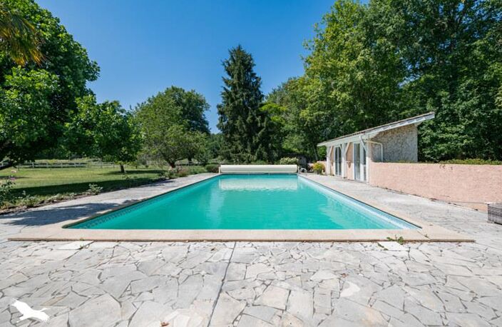 Pavillon de 8 pièces principales — photo 5