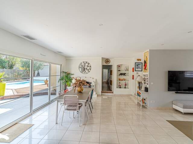 Contemporaine de 6 pièces principales — photo du bien