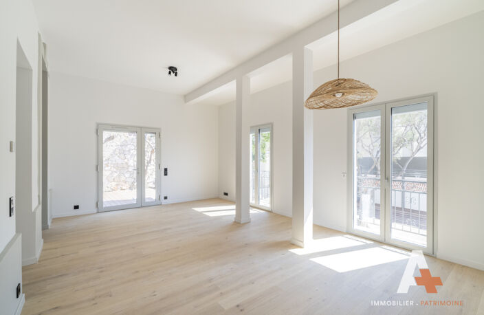 Marseille 7éme : Endoume-Malmousque, maison de ville avec jardin neuve avec garage — photo 2