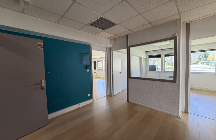 Bureaux 105 m2 — photo 3