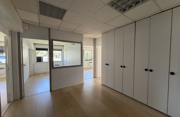 Bureaux 105 m2 — photo 4