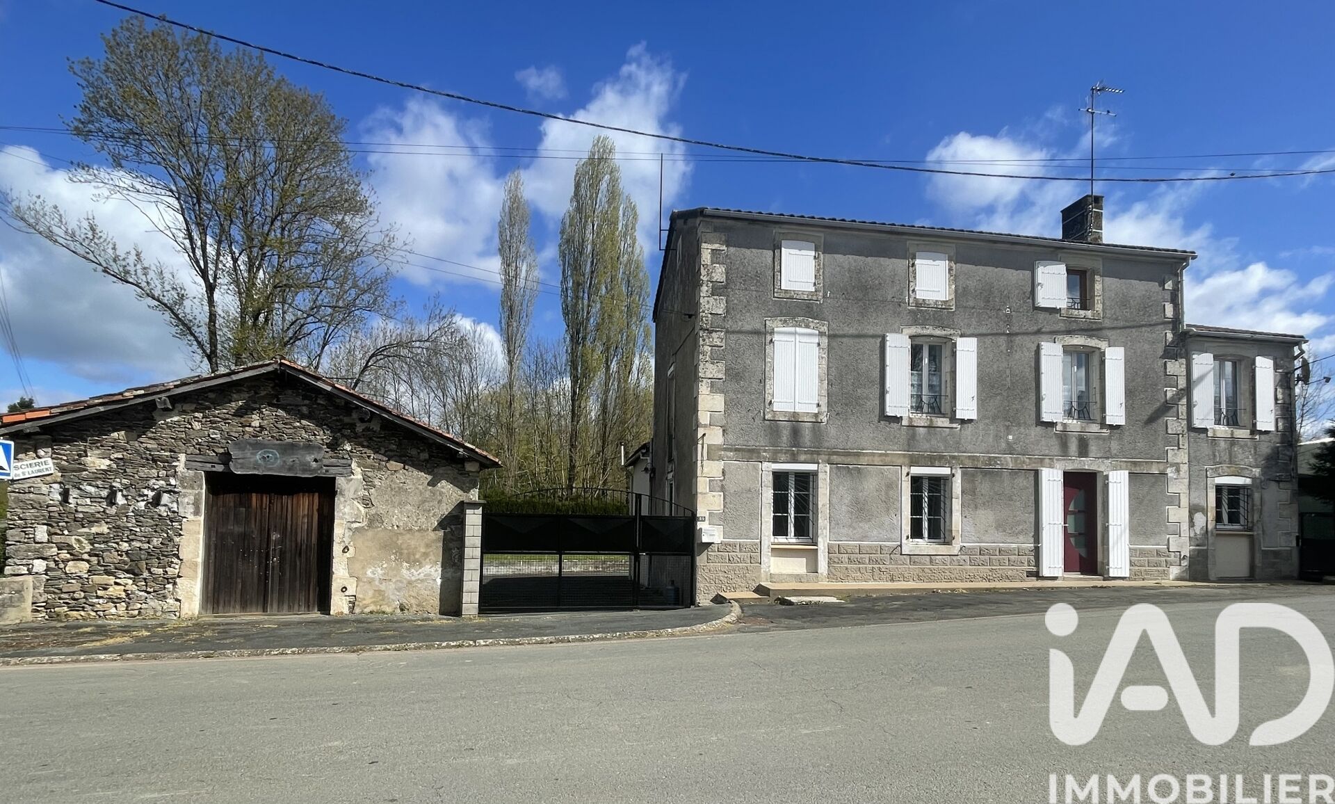 St-Laurs - 255m² - 8p. - 6ch.