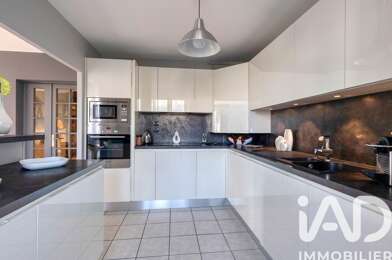 Appartement 5 pièces 242000 €