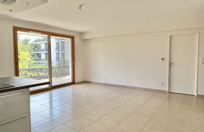 APPARTEMENT T4 DE 93 m2 + BALCON DANS RESIDENCE DE STANDING — photo 5