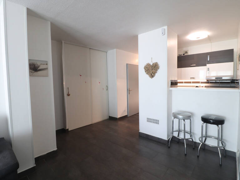 VEND SPACIEUX T2 CABINE A LA CORNICHE EN BORD DE MER — photo 1
