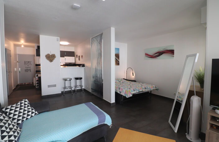 VEND SPACIEUX T2 CABINE A LA CORNICHE EN BORD DE MER — photo 3