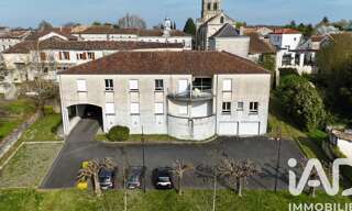 Immeuble  569 m² à vendre à Roullet-Saint-Estèphe (16440)