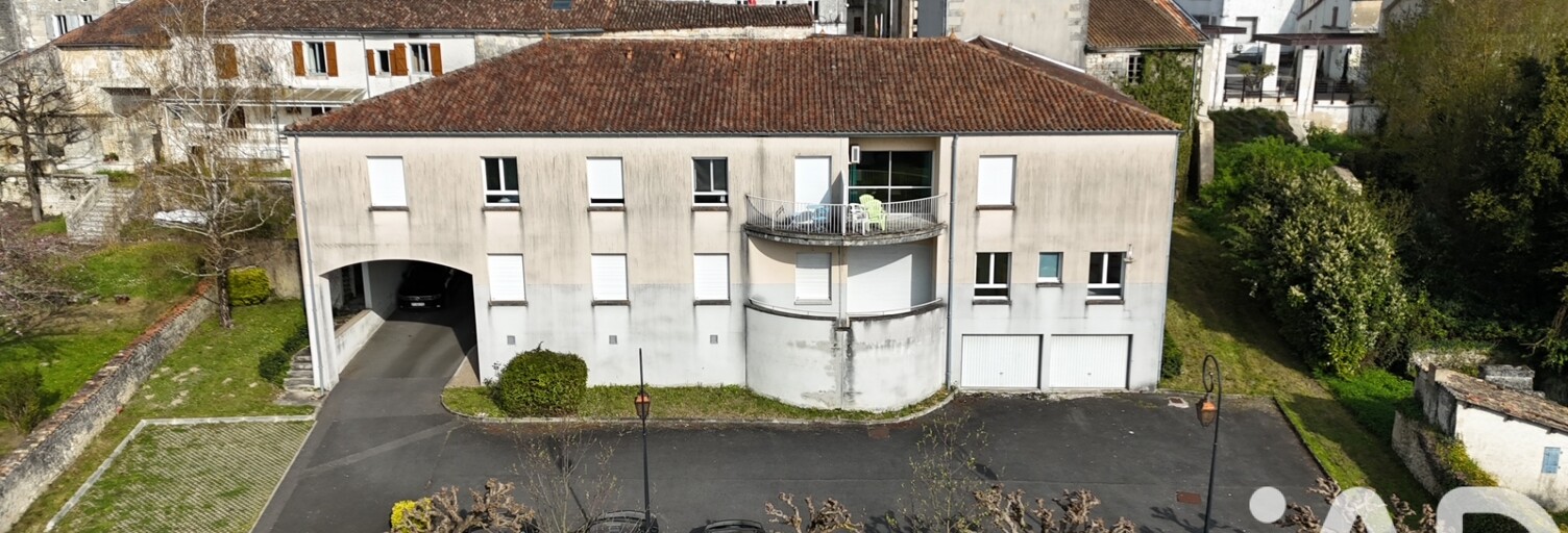 Immeuble  569 m² à vendre à Roullet-Saint-Estèphe (16440)