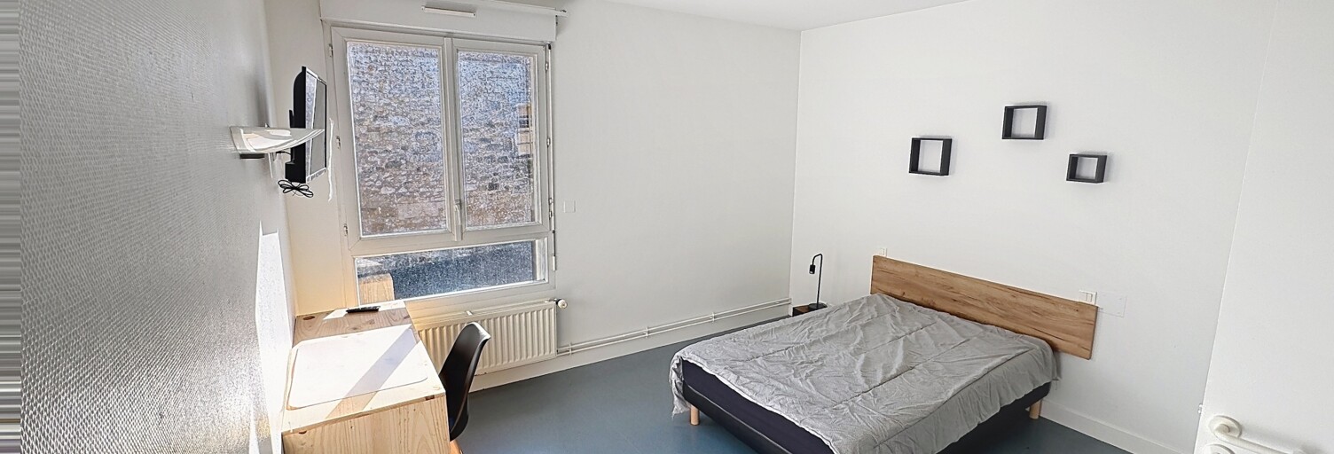 Immeuble  569 m² à vendre à Roullet-Saint-Estèphe (16440)
