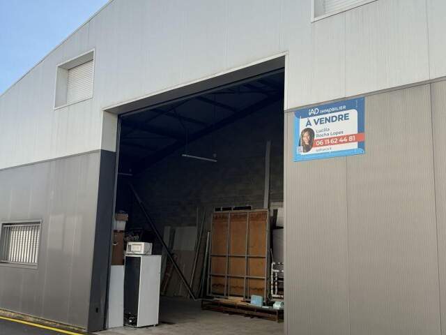 Vente Local d'activités 117 m&sup2; — photo du bien