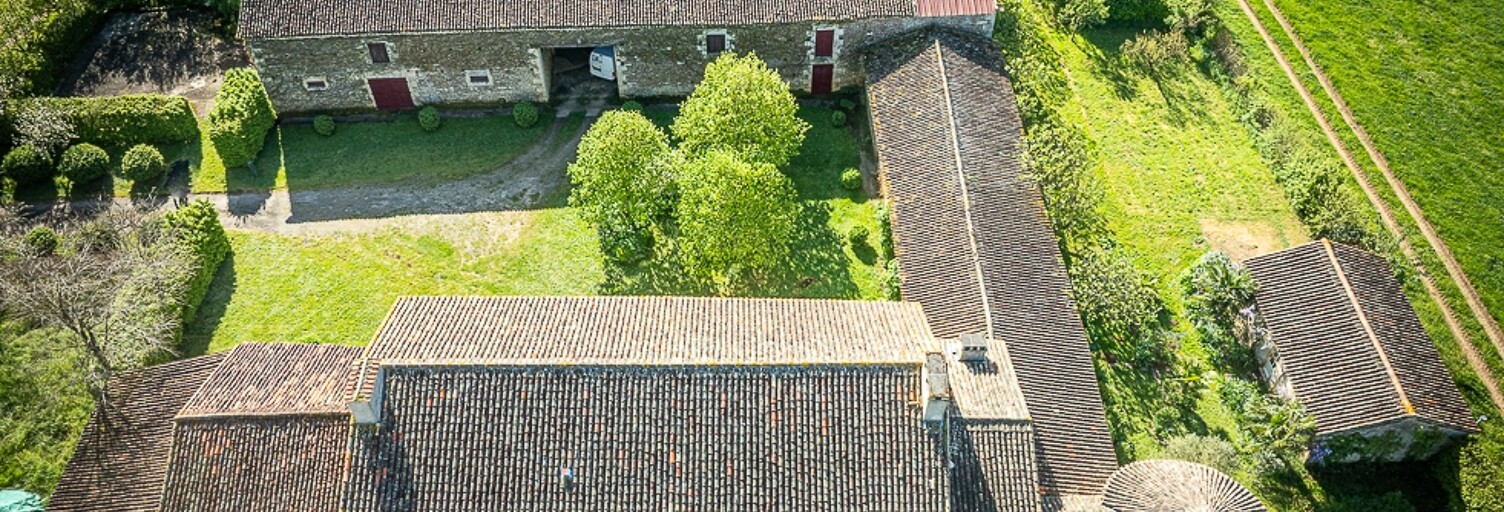 Maison 8 Pièces 432 m² à vendre à Cours (79220)