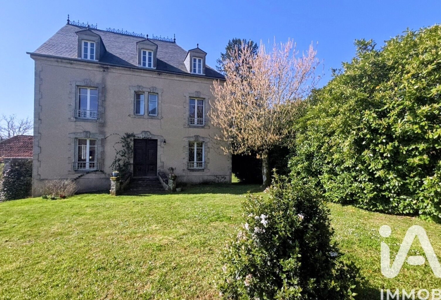 Vente Maison de village 8 pièces — photo 1