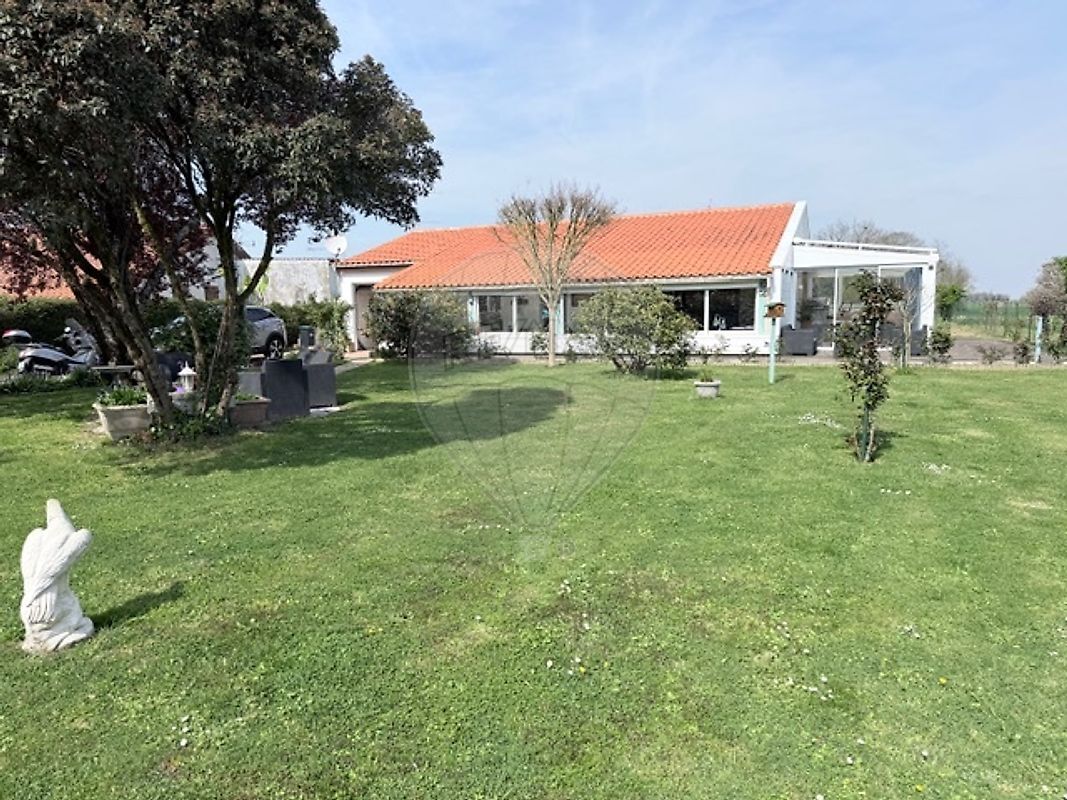 Villa / Maison  T5 à vendre Sablonceaux 17600