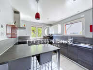 Maison familiale  avec jardin et double garage — photo 3