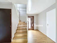 Maison familiale  avec jardin et double garage — photo 4