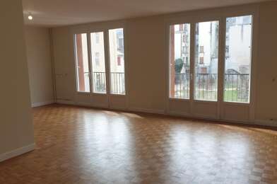 Appartement 3 pièces 809 €