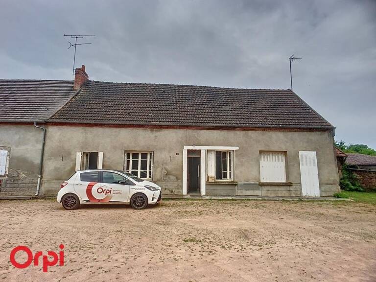 Maison Beaune D Allier — photo 1