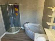 Immeuble de rapport 280 m² – Rendement 8 % – Rue Bernard – Local commercial + 2 appartements - LA ROCHE BERNARD (56) — photo 3