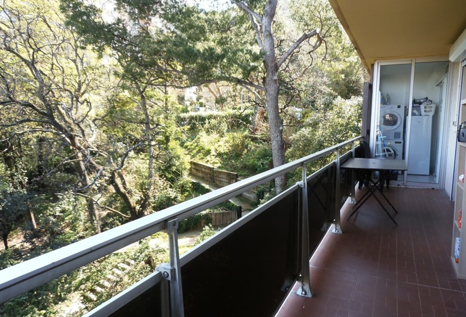 13010 Marseille Saint Tronc Beau Type 4/5 avec Grand Balcon — photo 1