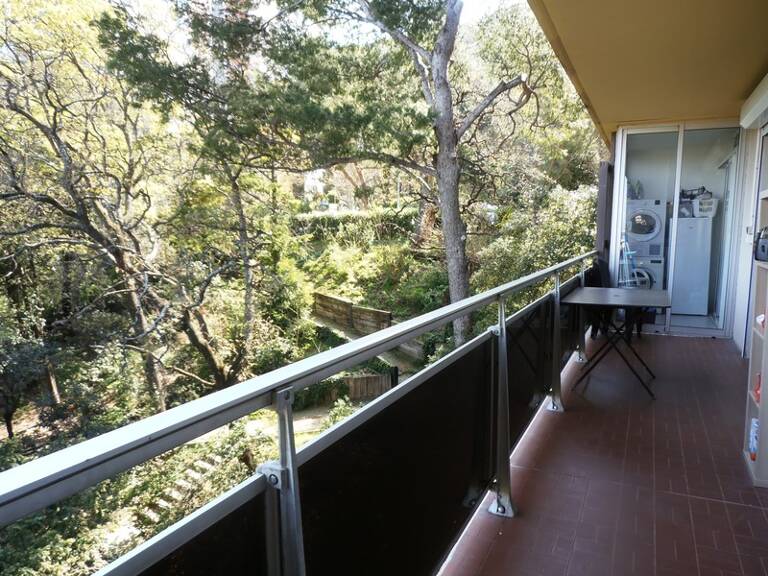 13010 Marseille Saint Tronc Beau Type 4/5 avec Grand Balcon — photo 1