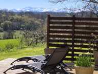 À vendre, proche de Miélan (Gers) : Superbe villa de plain-pied avec un gîte de 2 chambres, une annexe, un abri voiture, des terrasses couvertes et un jardin de 4 240 m². Magnifique vue sur la campagne vallonnée et les Pyrénées ! — photo 4