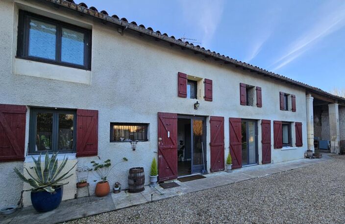 ✨ Maison familiale avec piscine et dépendances ✨ — photo 2