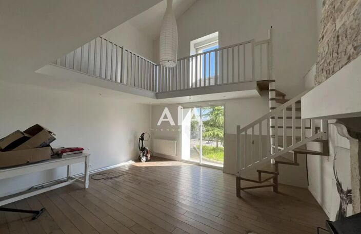 Maison de caractère en pierre – 216 m² – Vue panoramique – Luxé — photo 2