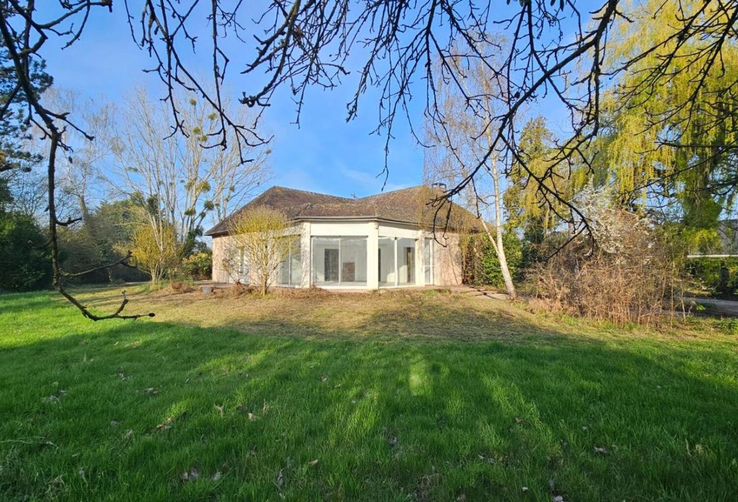 ✨ Villa des années 70 – Charme atypique & écrin de verdure – Saint-Aubin-sur-Gaillon ✨ — photo 1