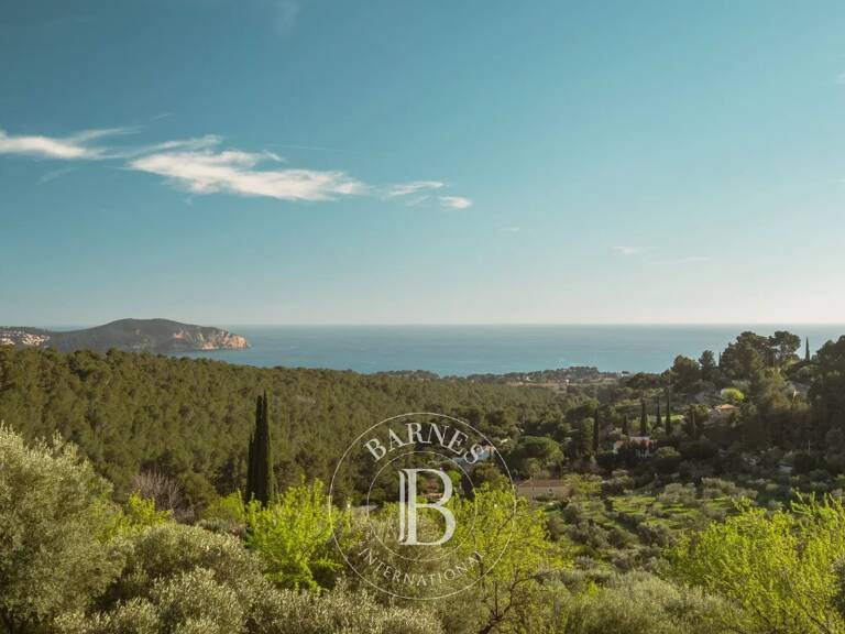 Vente - Ceyreste - Villa contemporaine - Position dominante - Vu — photo 1
