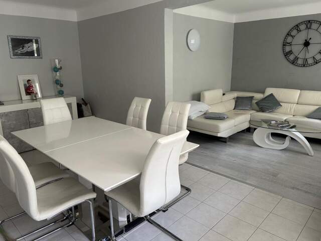 Appartement À Vendre — photo du bien