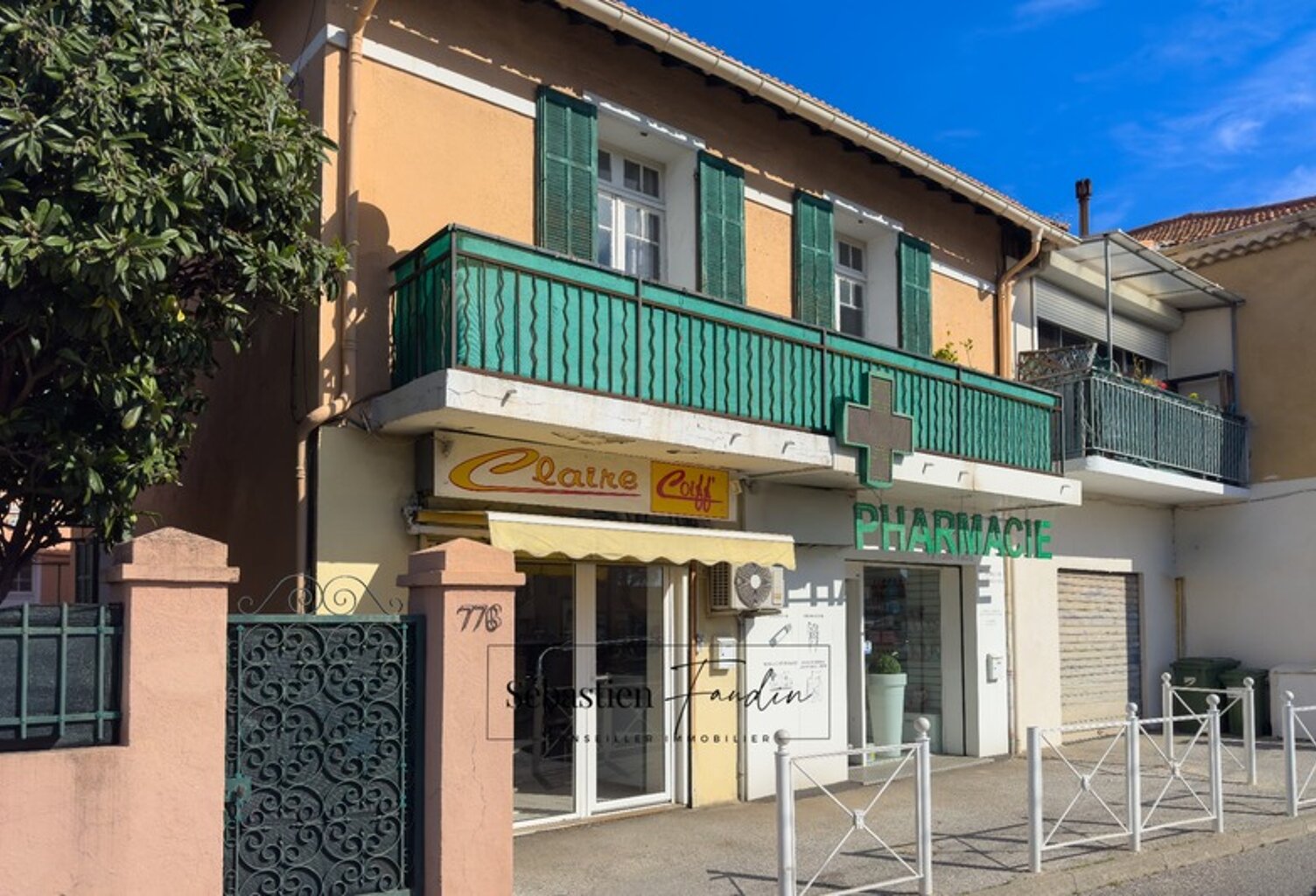 Local/bureau Bail à céder  TOULON (83) - Toulon Ouest – Droit au bail tous commerces – Emplacement visible – Loyer très attractif — photo 1