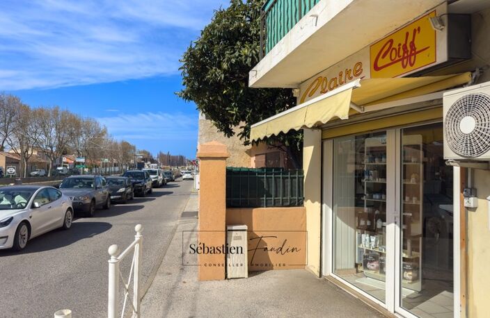 Local/bureau Bail à céder  TOULON (83) - Toulon Ouest – Droit au bail tous commerces – Emplacement visible – Loyer très attractif — photo 2