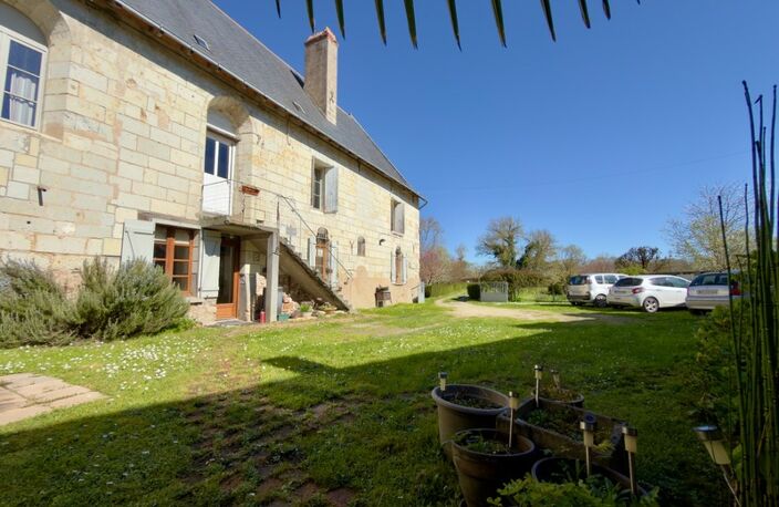 TRÈVES, Ancien Logis du début XVIIème siècle de 265m² sur jardin arboré de 1600m² — photo 3