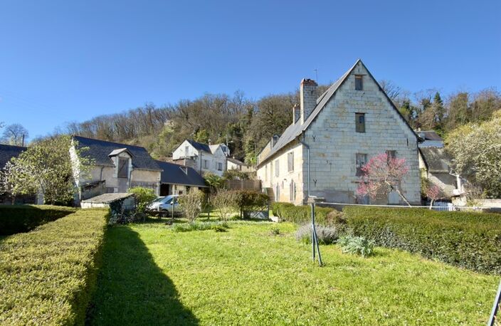 TRÈVES, Ancien Logis du début XVIIème siècle de 265m² sur jardin arboré de 1600m² — photo 5