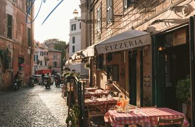 À VENDRE – PIZZERIA DE RÉFÉRENCE – LICENCE IV-EST LYONNAIS – EMPLACEMENT N°1 — photo du bien