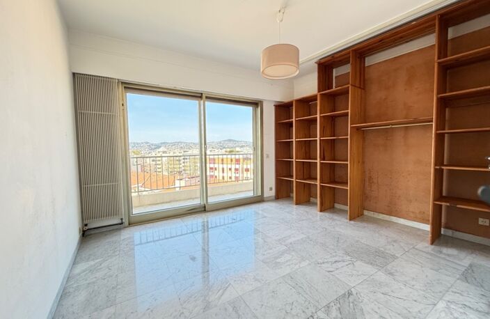 ✨ Exceptionnel - Appartement 3 pièces – Vue mer panoramique –parking et cave- Juan-les-Pins — photo 4