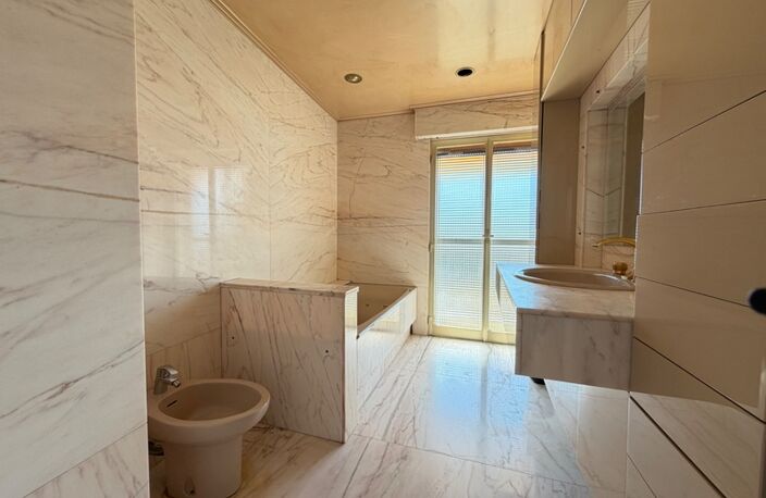 ✨ Exceptionnel - Appartement 3 pièces – Vue mer panoramique –parking et cave- Juan-les-Pins — photo 5