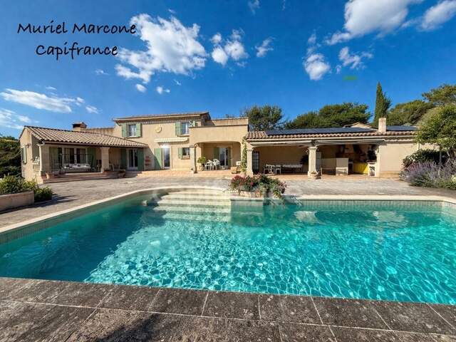 Proprieté de 150 m2 avec dépendance à vendre 7 pièces LAURIS (84) — photo du bien