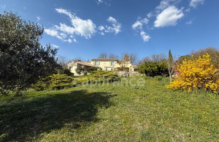 Proprieté de 150 m2 avec dépendance à vendre 7 pièces LAURIS (84) — photo 2