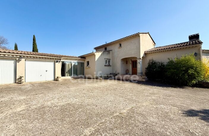 Proprieté de 150 m2 avec dépendance à vendre 7 pièces LAURIS (84) — photo 3